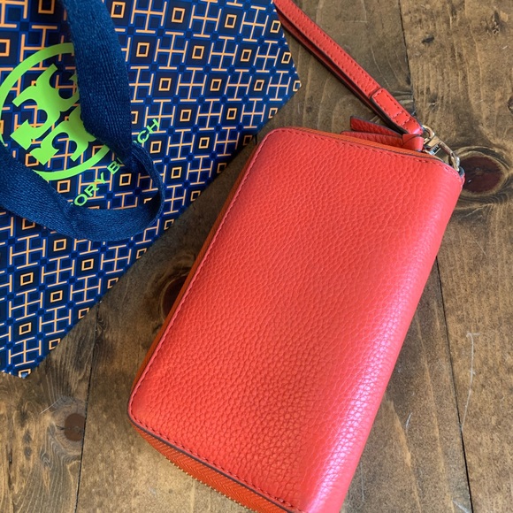 Tory Burch Wallet/Wristlet - Picture 4 of 5